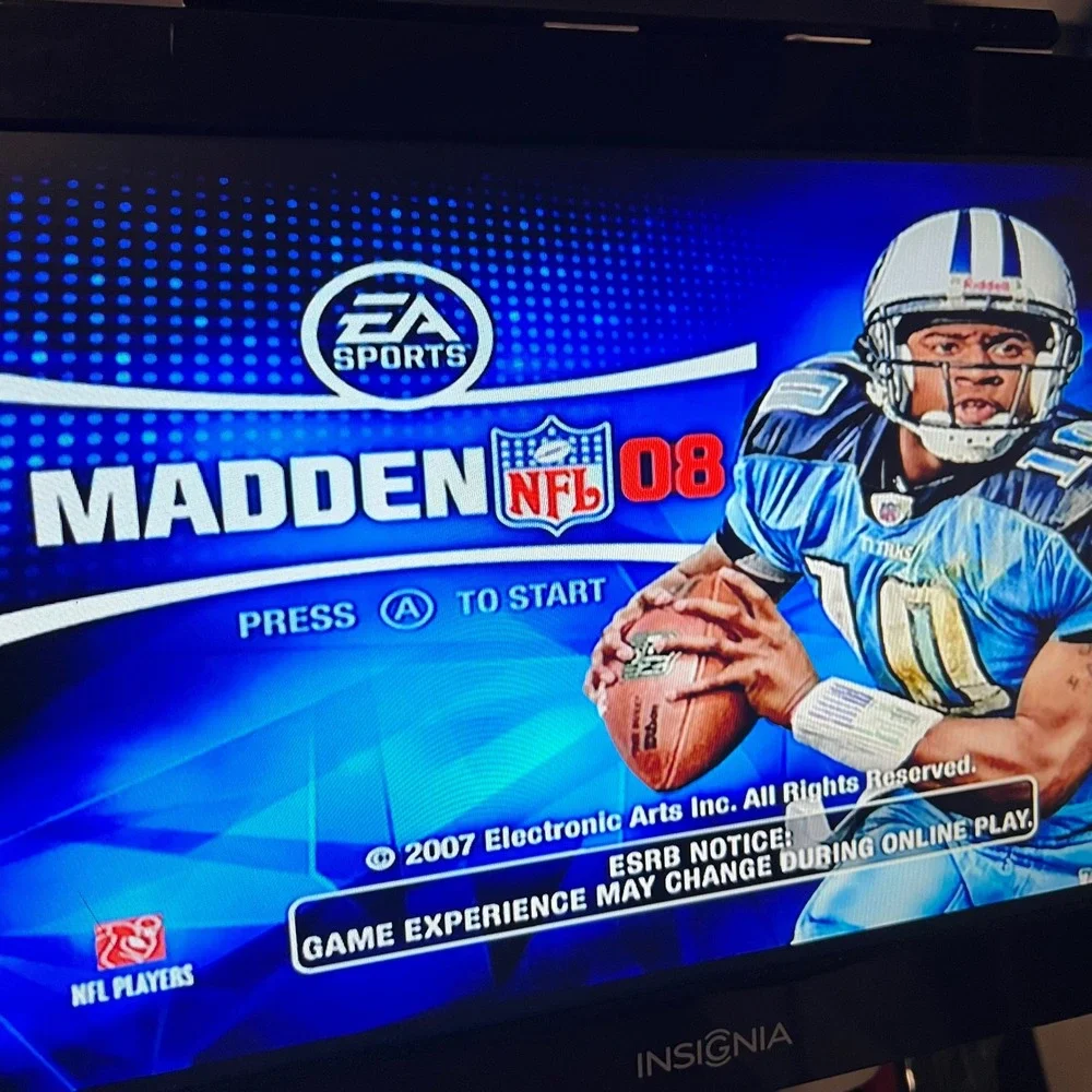 Madden NFL 08 Video‎ Game for Nintendo Wii EA Sports Family Play Disc Case